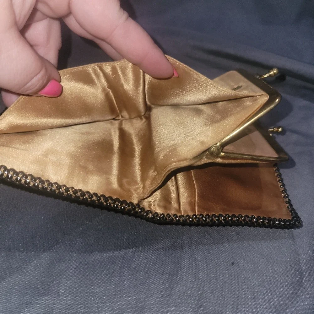 Vintage Whiting And Davis Black Gold Mesh Wallet Kiss Lock Snap Coin Purse